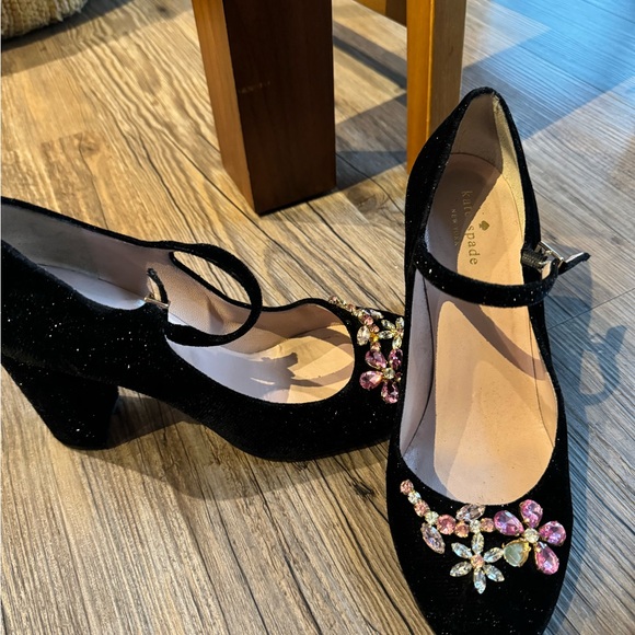 Kate spade used shoes in good condition, one stone is missing - Picture 4 of 5
